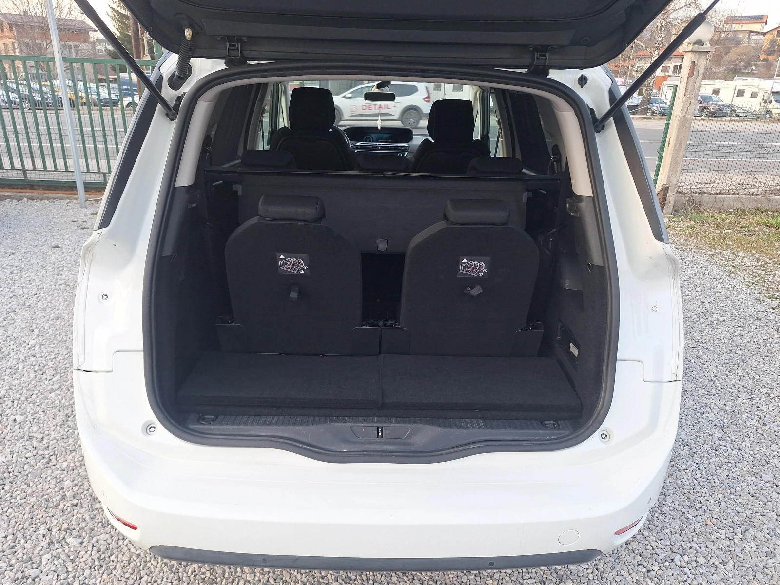 Citroen Grand C4 Picasso 2.0hdi 150ks 7 Mesten Avtomat!, снимка 9 - Автомобили и джипове - 53996794