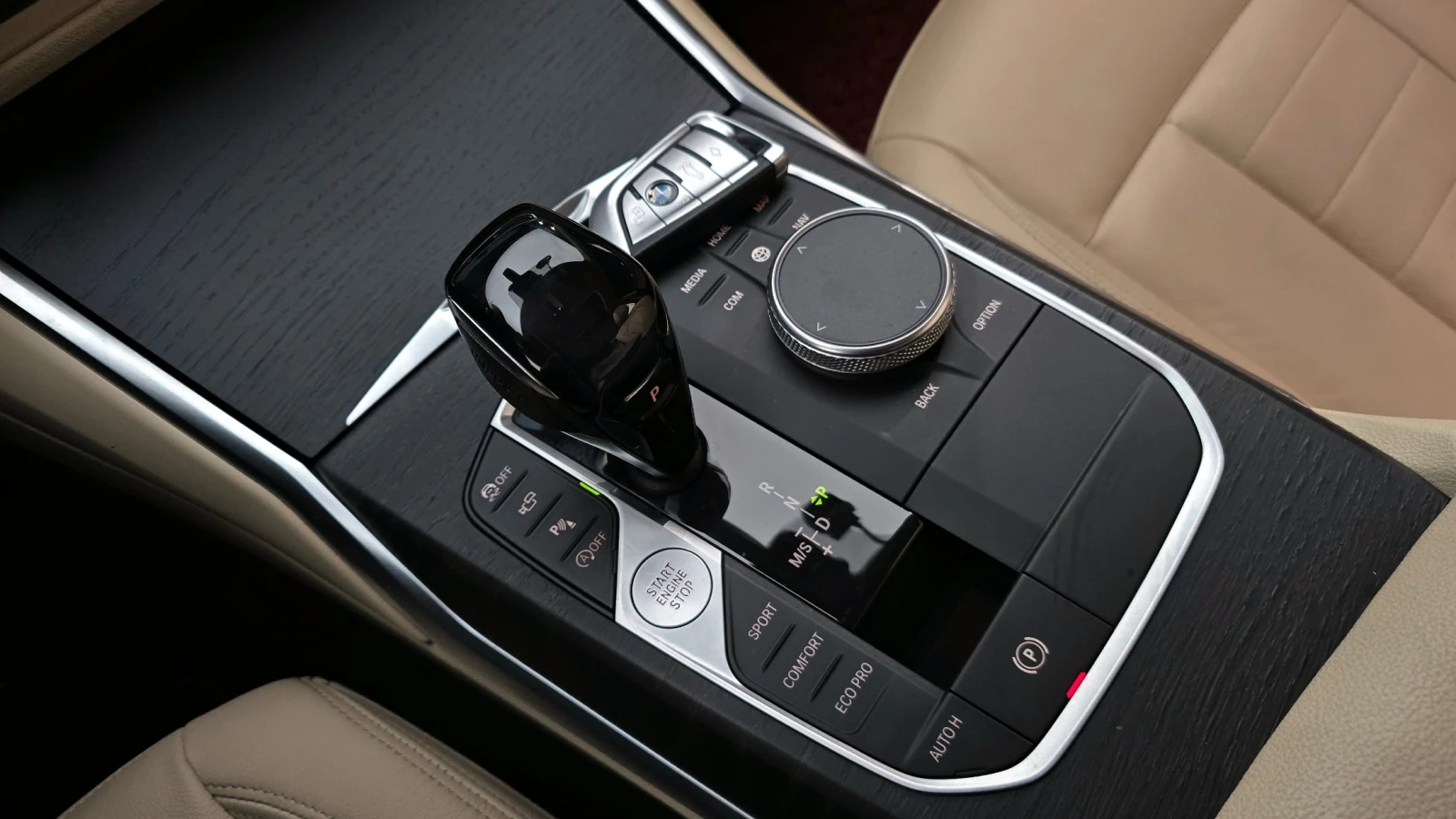 BMW 320 d Luxury | HUD | 360 Camera | Distronic | Memory S, снимка 7 - Автомобили и джипове - 54522326