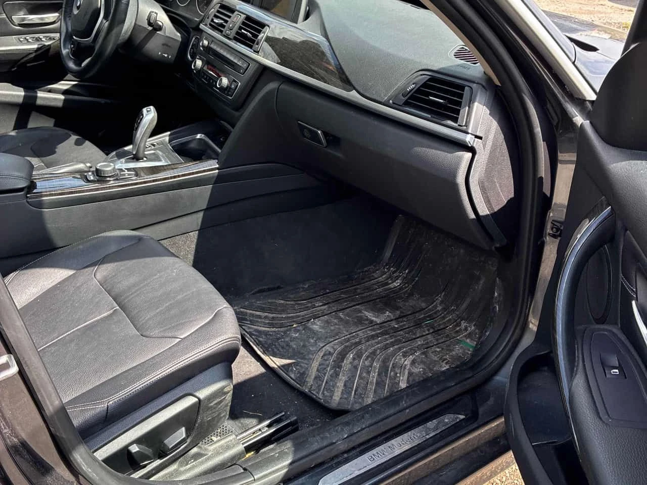 BMW 320 * 320i xDrive * АВТОКРЕДИТ БЕЗ ПЪРВОНАЧАЛНА* , снимка 15 - Автомобили и джипове - 54571913