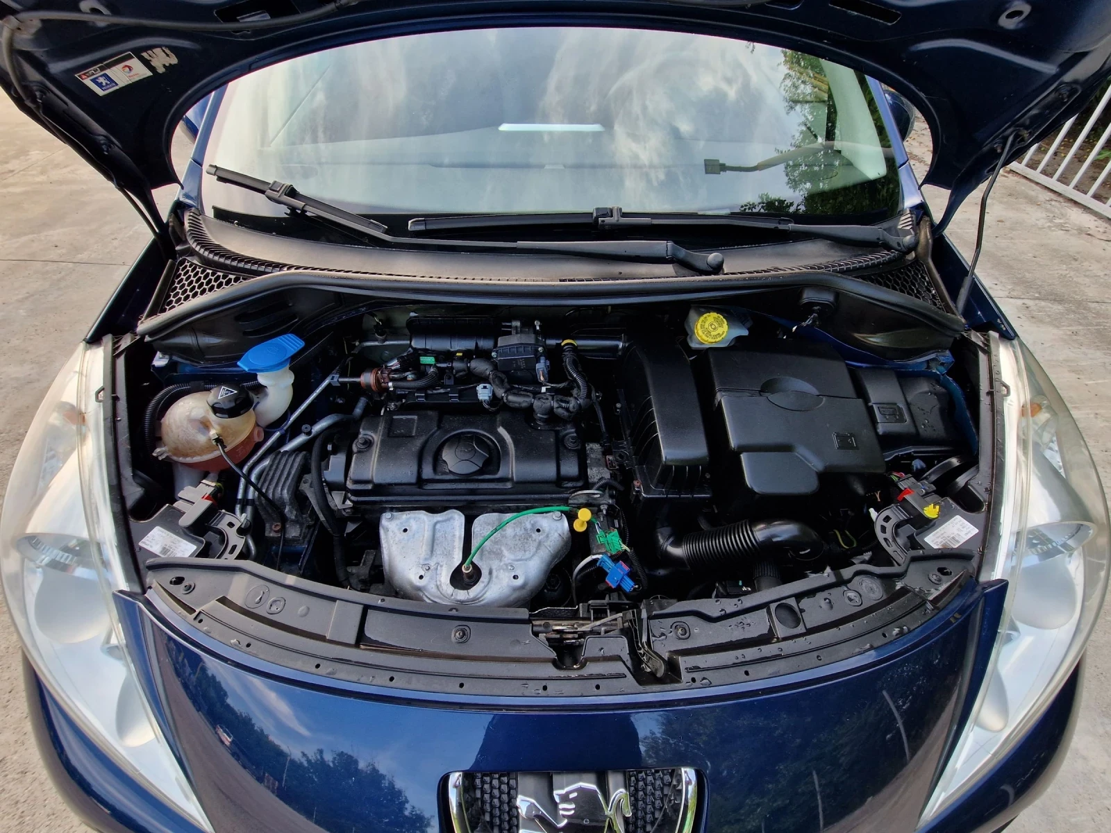 Peugeot 207 1.4i 75к.с., снимка 11 - Автомобили и джипове - 54922982