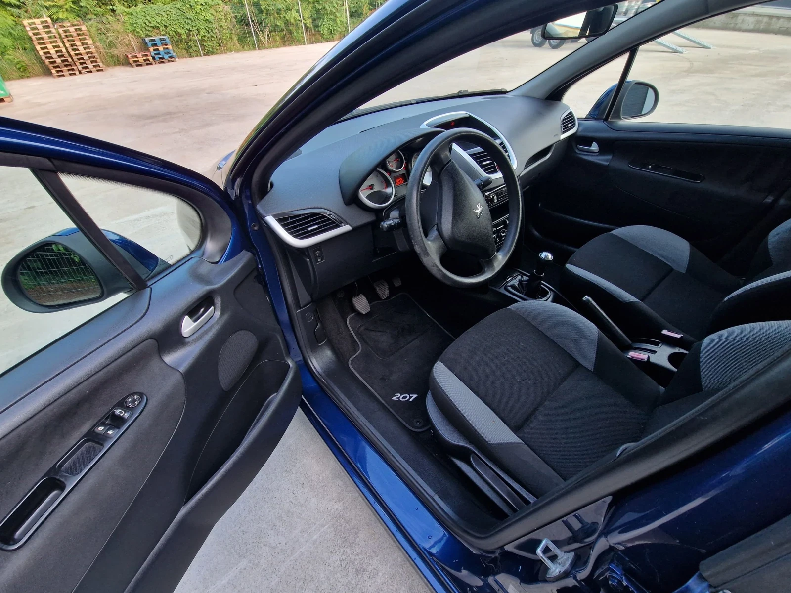 Peugeot 207 1.4i 75к.с., снимка 9 - Автомобили и джипове - 54922982