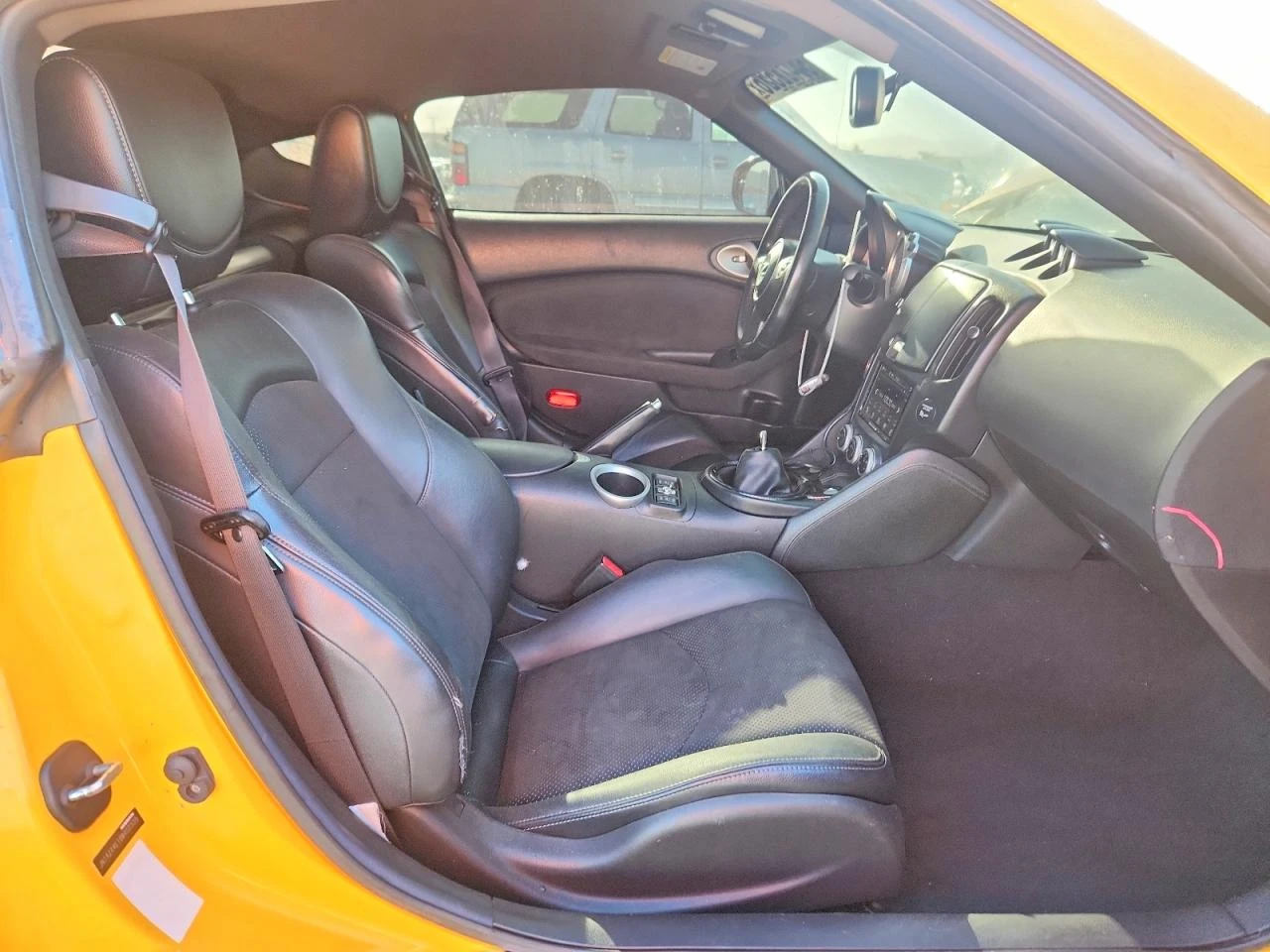 Nissan 370Z * Manual* KEYLESS* Camera* ПОДГРЕВ* , снимка 9 - Автомобили и джипове - 55048692