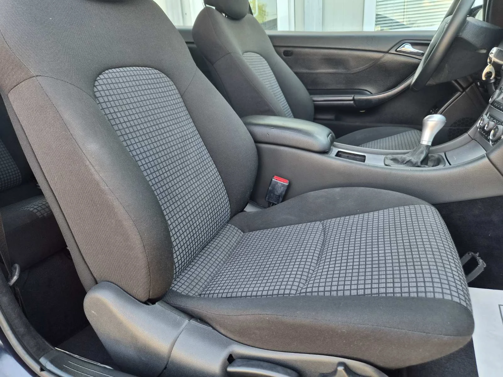 Mercedes-Benz C 220 CDI-SPORT EDITION-2008г-150.000км-ЗА ЦЕНИТЕЛИ, снимка 10 - Автомобили и джипове - 55365975