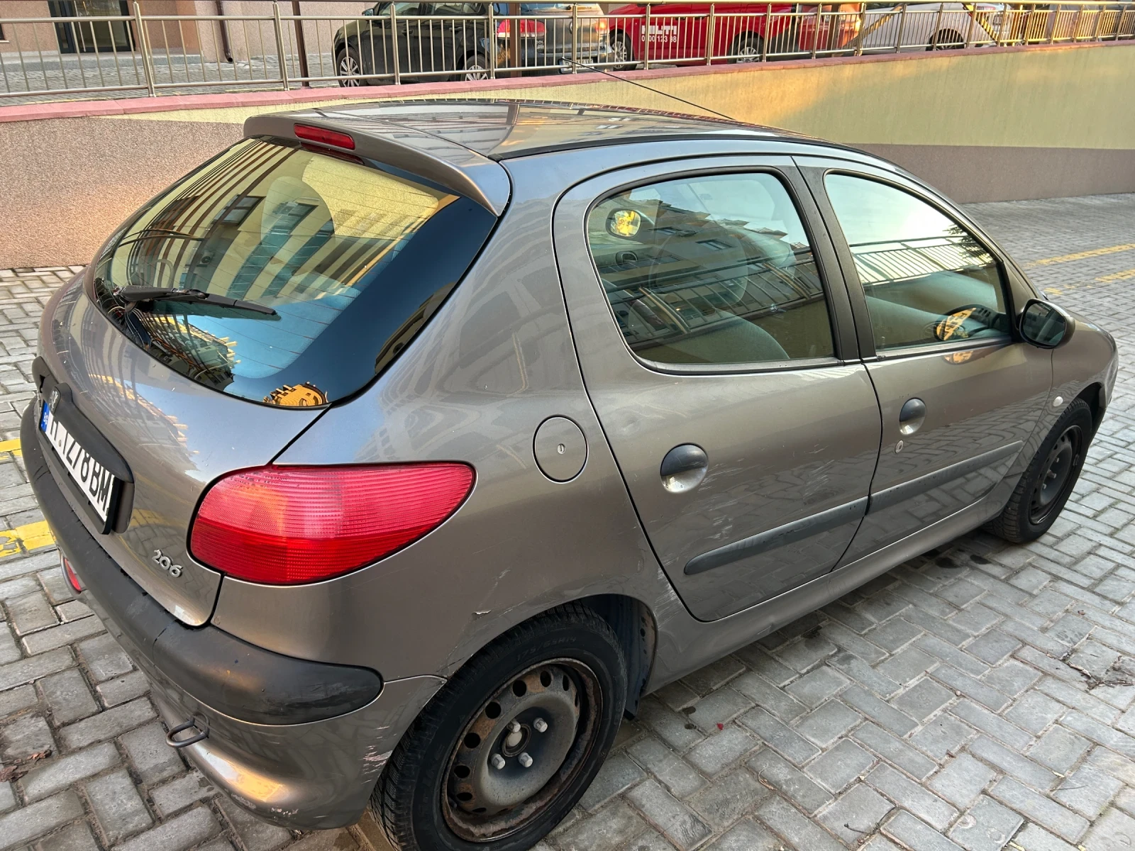 Peugeot 206 1.4, снимка 4 - Автомобили и джипове - 55505370