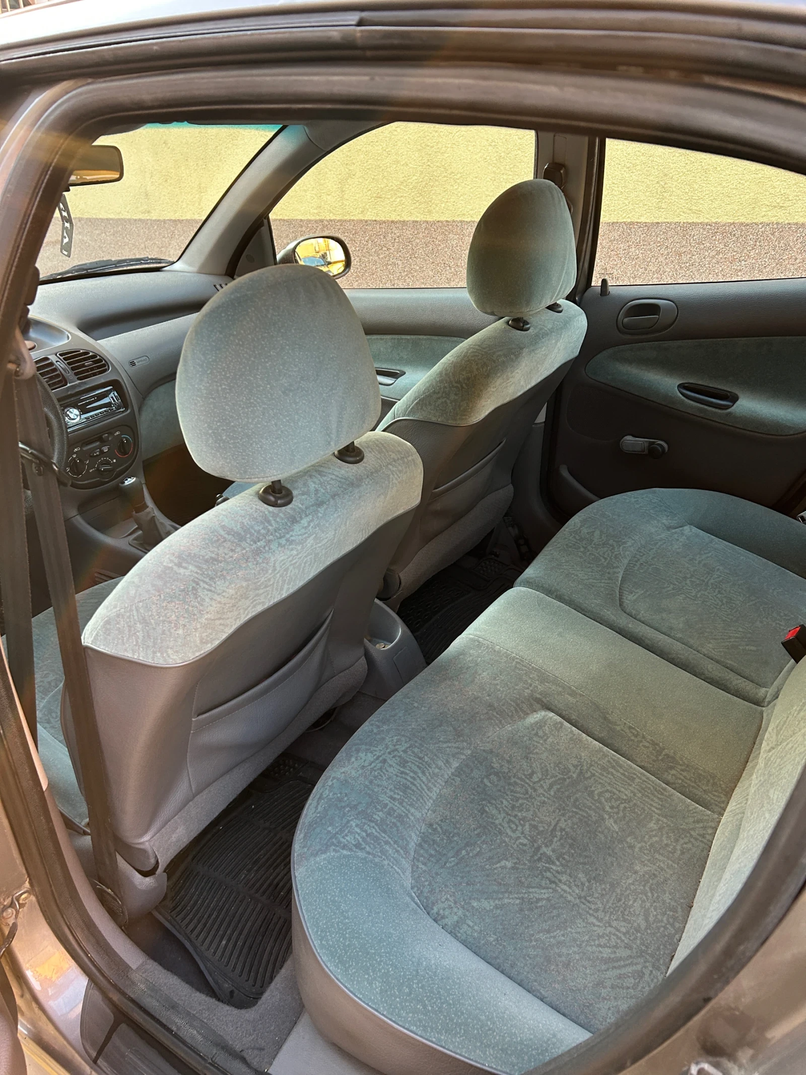 Peugeot 206 1.4, снимка 7 - Автомобили и джипове - 55505370