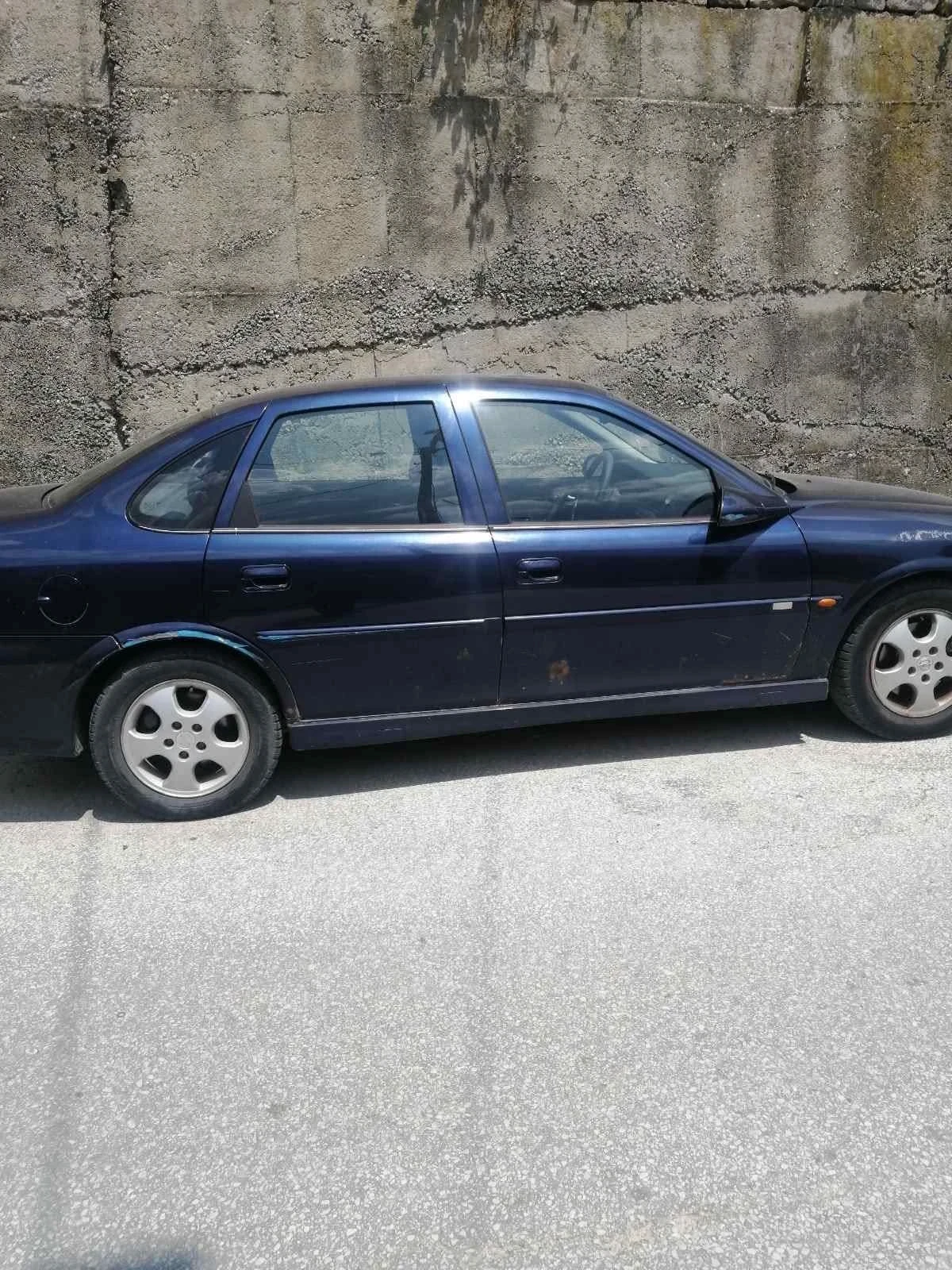 Opel Vectra 1.6 16V, снимка 3 - Автомобили и джипове - 55578724