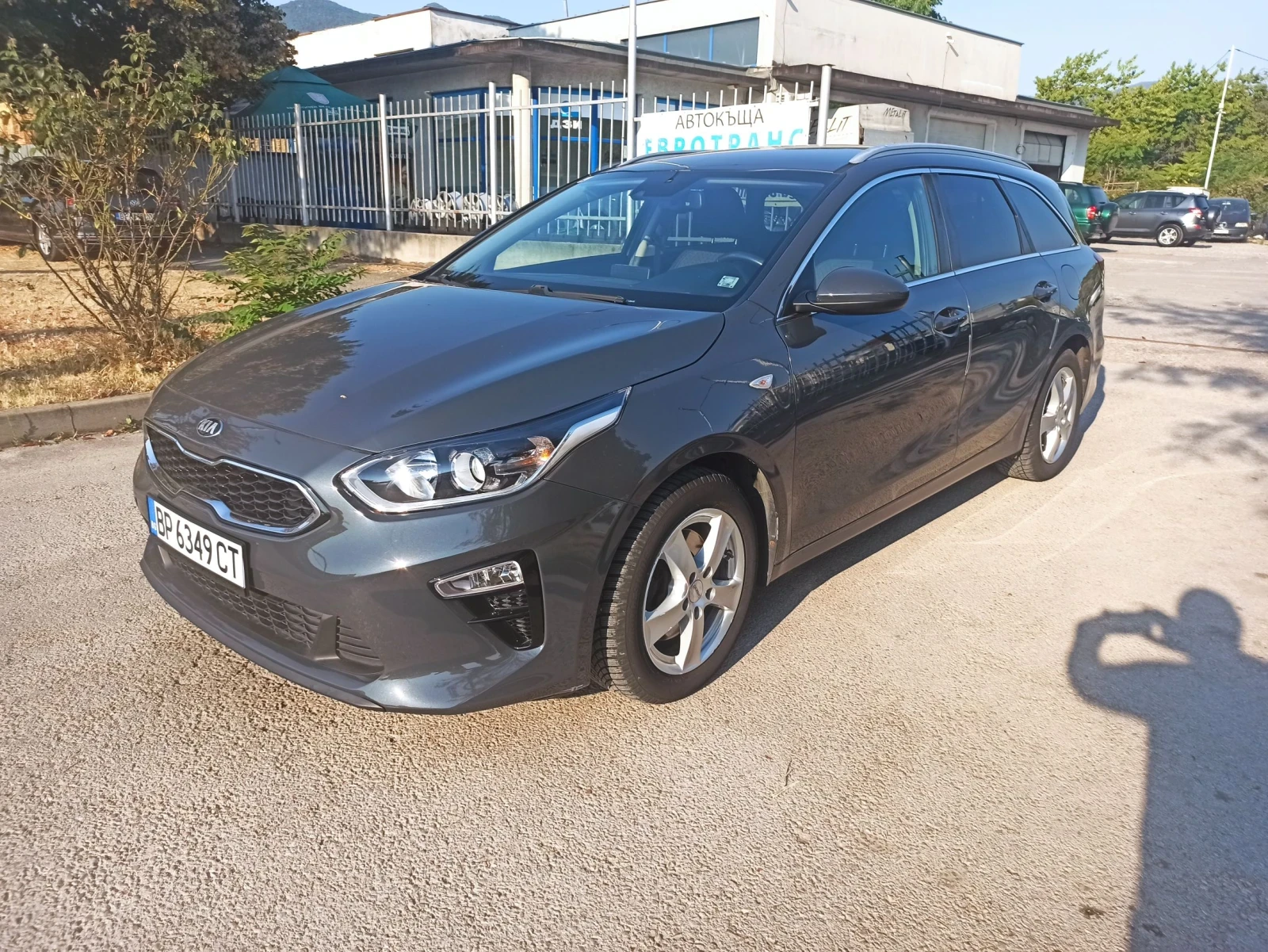 Kia Ceed 1.6, снимка 2 - Автомобили и джипове - 55775781