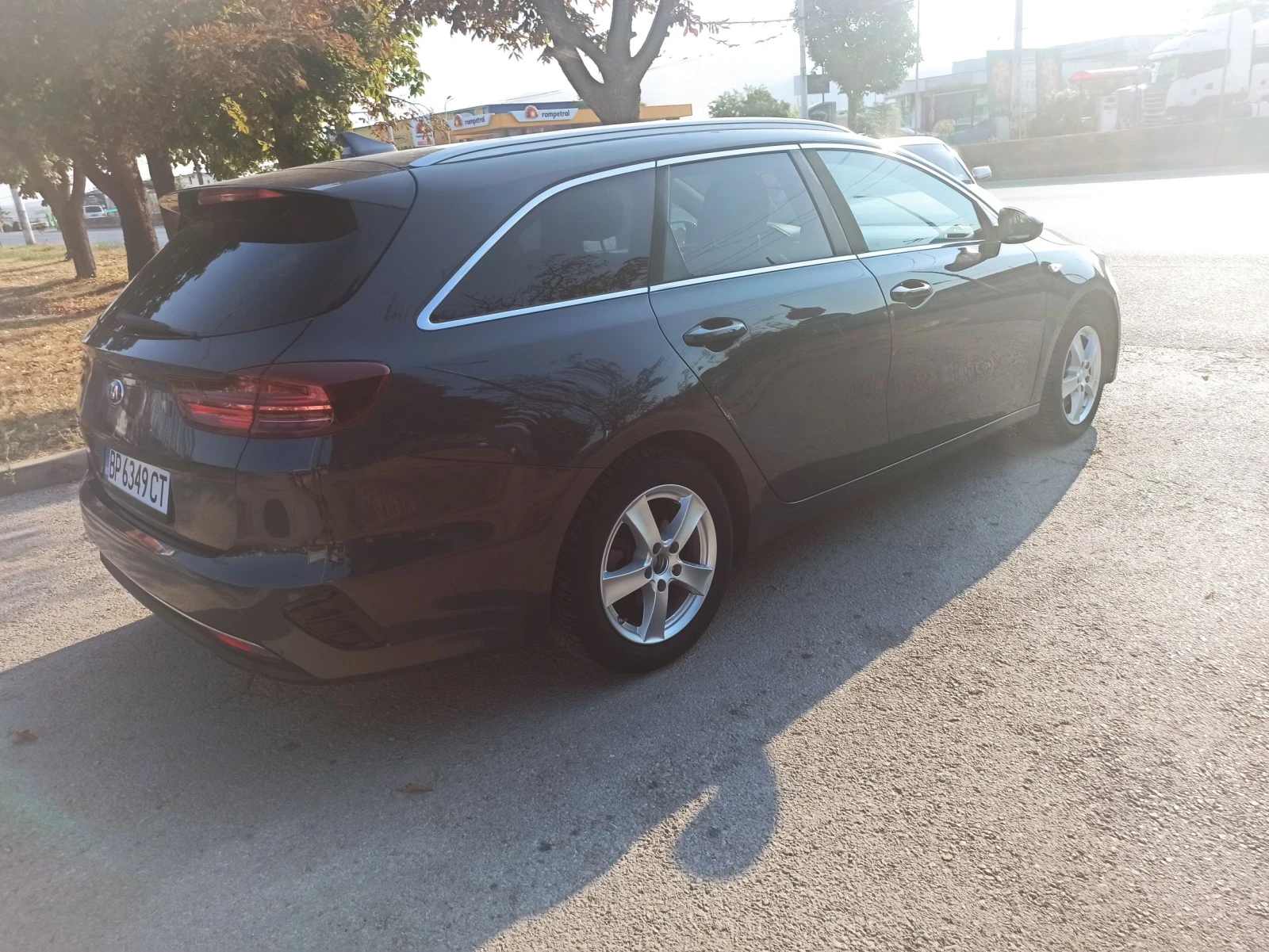 Kia Ceed 1.6, снимка 4 - Автомобили и джипове - 55775781