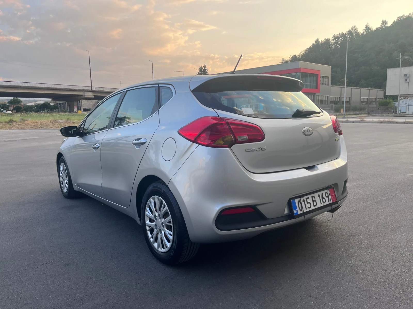 Kia Ceed 1.6 ������ | Mobile.bg � ����������� 4