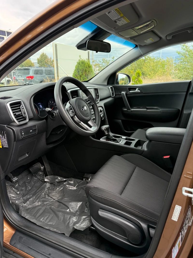 Kia Sportage LX 2.4i AWD Като Нова, снимка 7 - Автомобили и джипове - 52018228