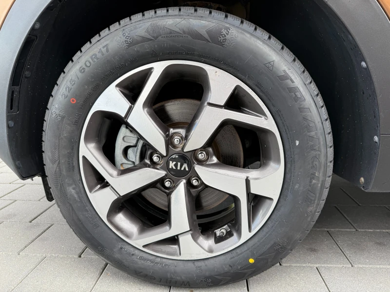 Kia Sportage LX 2.4i AWD Като Нова, снимка 17 - Автомобили и джипове - 52018228