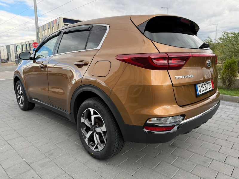 Kia Sportage LX 2.4i AWD Като Нова, снимка 4 - Автомобили и джипове - 52018228