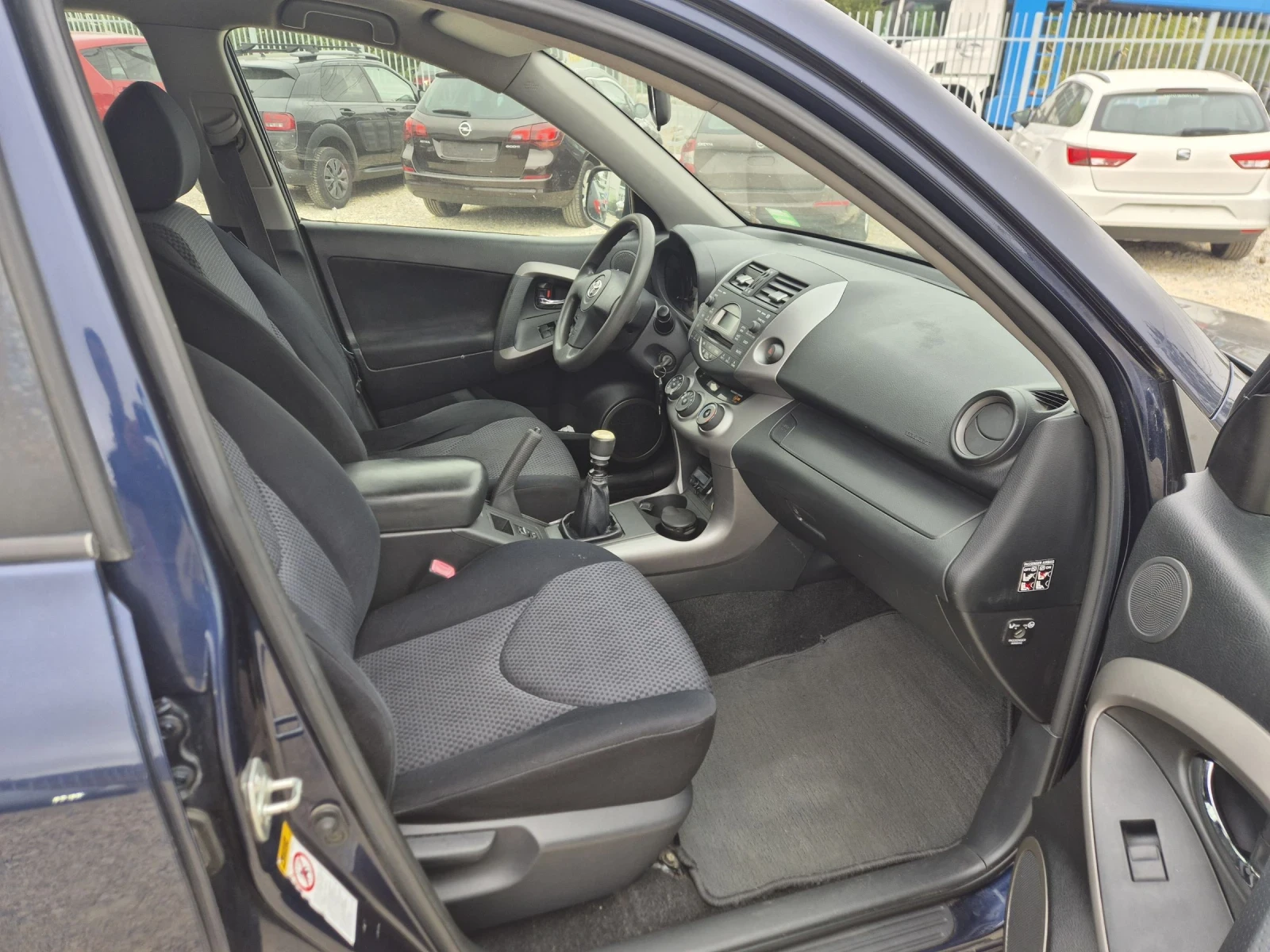 Toyota Rav4 D4D 4X4 - изображение 7