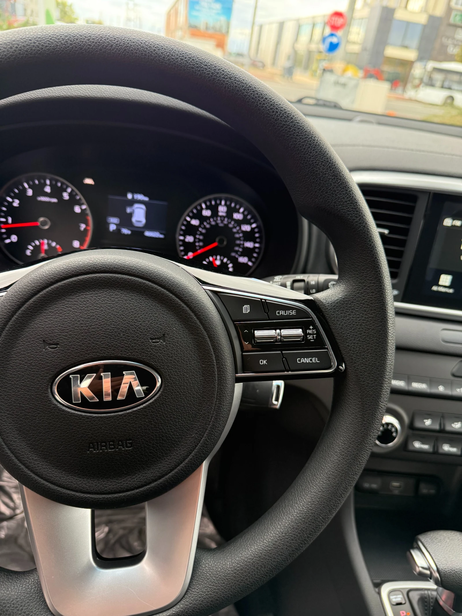 Kia Sportage LX 2.4i AWD Като Нова - изображение 9