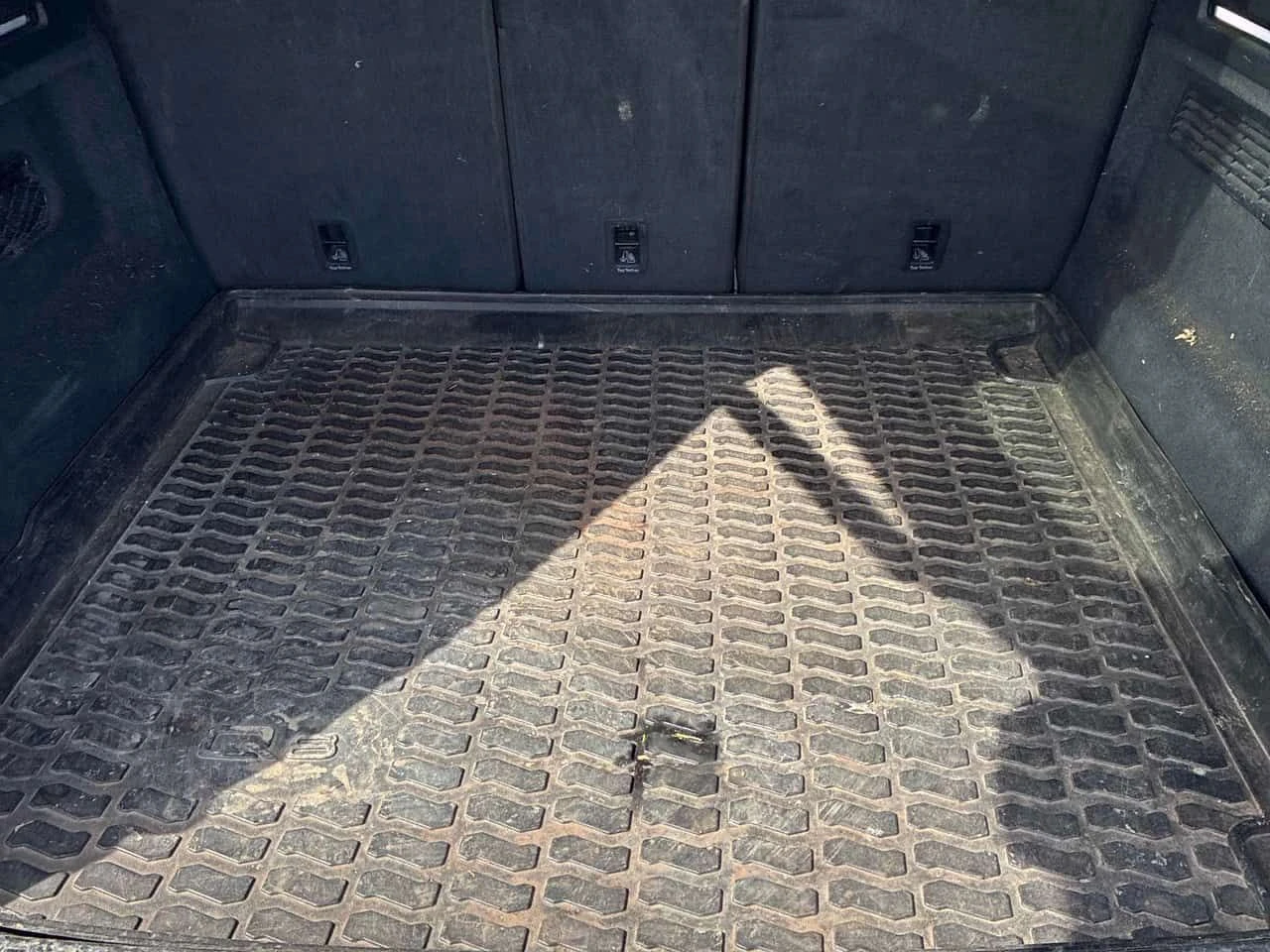 Audi Q8 Technik/CARFAX/DIS/360/PANO/ОБДУХВАНЕ, снимка 12 - Автомобили и джипове - 53980666