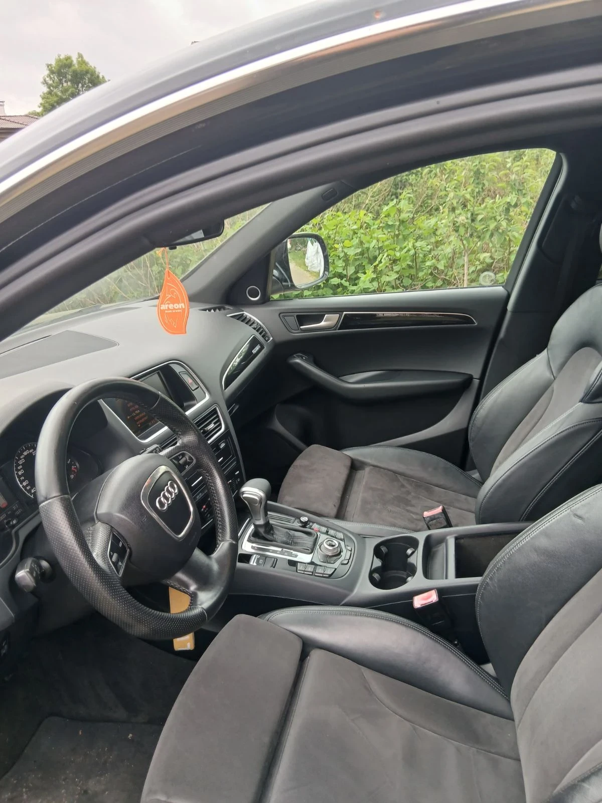 Audi Q5 2.0, снимка 8 - Автомобили и джипове - 54580796
