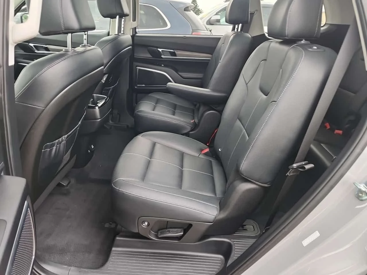 Kia Telluride SX Limited * Един собственик * От Hyuindai * CARFX, снимка 9 - Автомобили и джипове - 55538672
