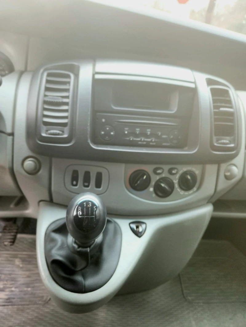 Renault Trafic 115 DCI 202000км Напълно Обслужен , снимка 10 - Бусове и автобуси - 48688714