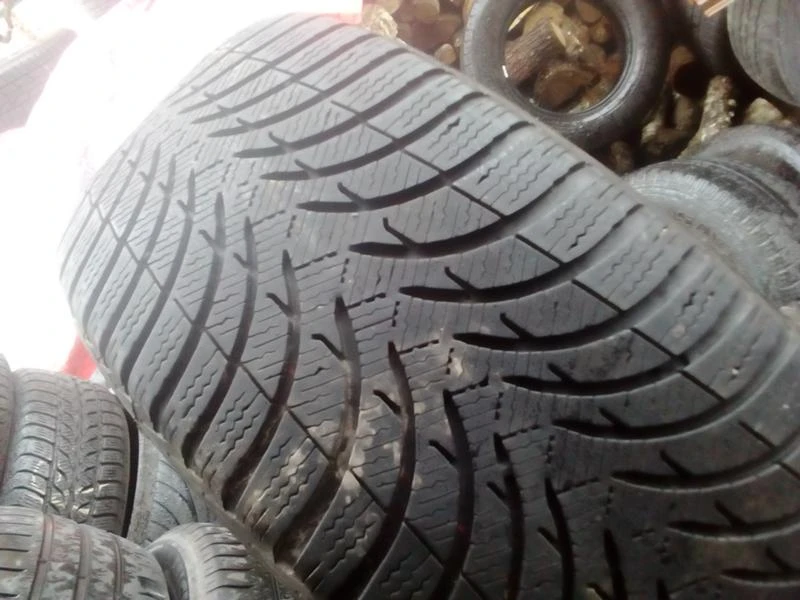 Гуми Зимни 225/45R17, снимка 2 - Гуми и джанти - 20465734