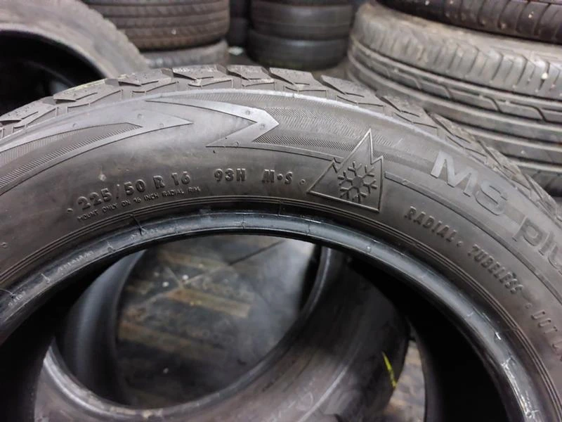 Гуми Зимни 225/50R16, снимка 5 - Гуми и джанти - 35994249