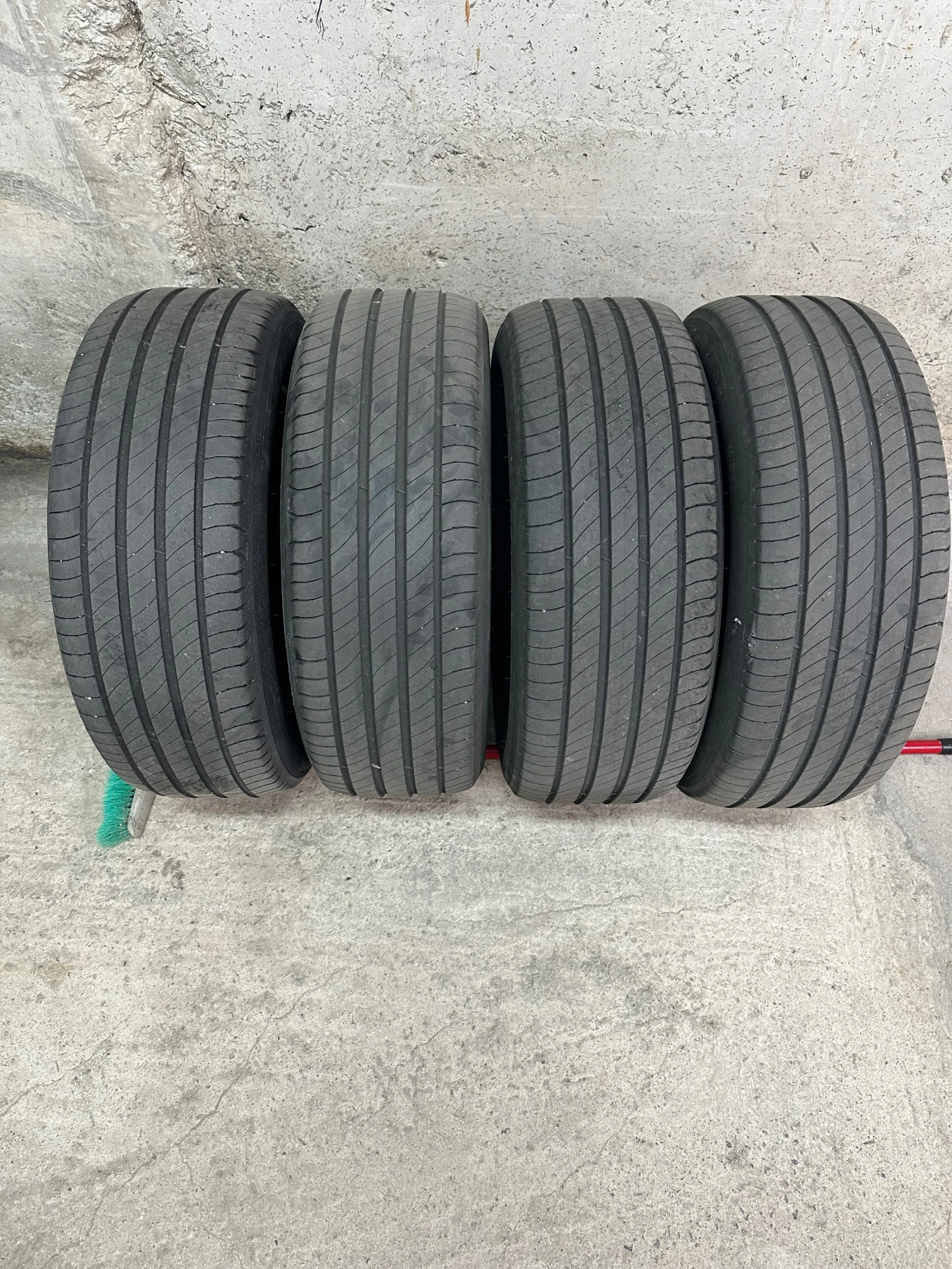 Гуми Летни 215/55R17