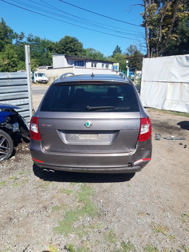 Skoda Superb 2.0dizel.4x4.НА ЧАСТИ, снимка 4 - Автомобили и джипове - 46830249