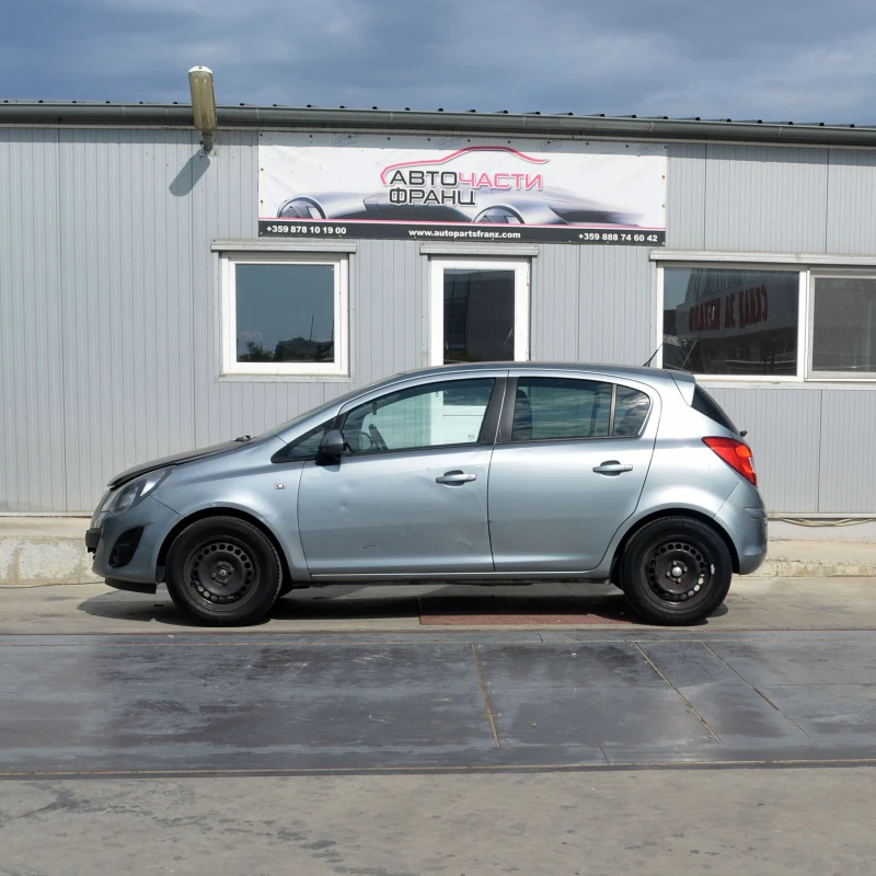 Opel Corsa 1.2 i, снимка 3 - Автомобили и джипове - 51245817