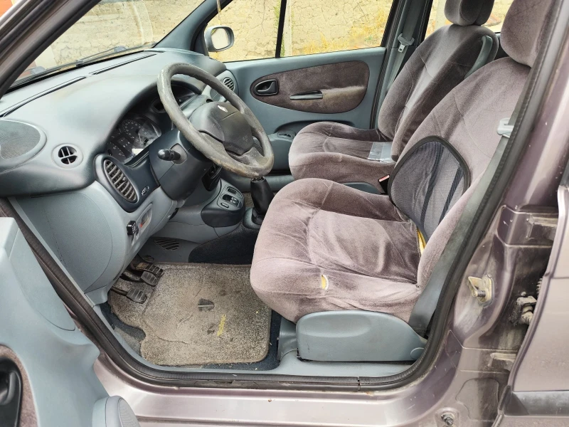 Renault Scenic, снимка 9 - Автомобили и джипове - 52890500
