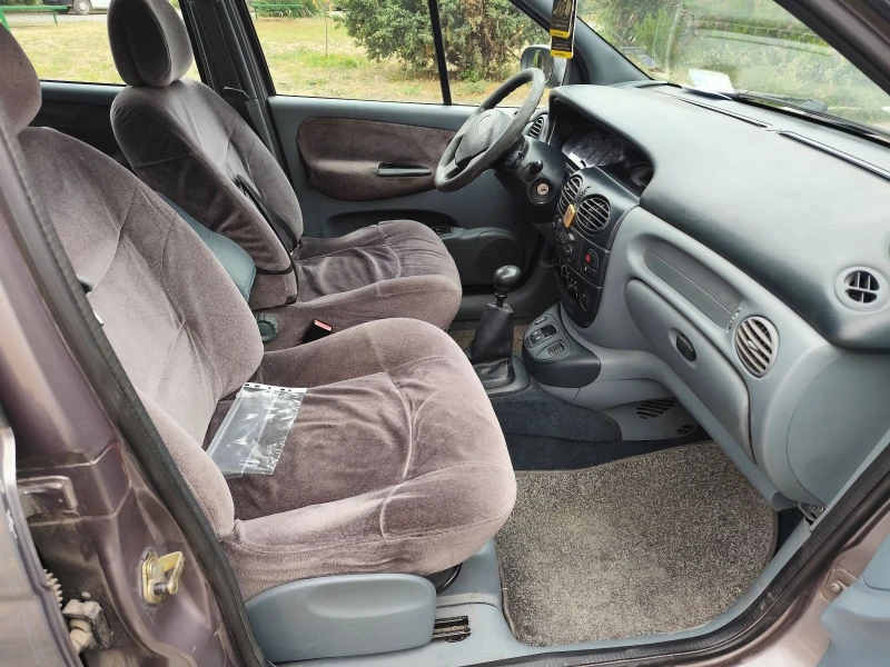 Renault Scenic, снимка 6 - Автомобили и джипове - 52890500