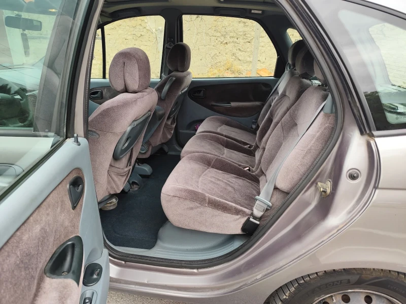 Renault Scenic, снимка 8 - Автомобили и джипове - 52890500