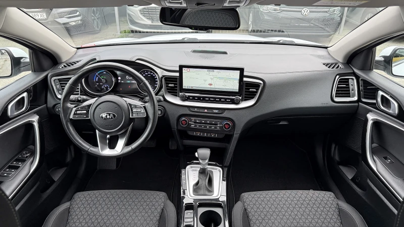 Kia Ceed 1.6 GDI Plug-in Hybrid, снимка 7 - Автомобили и джипове - 52040759
