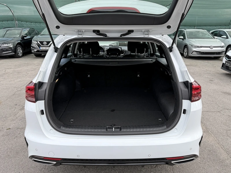 Kia Ceed 1.6 GDI Plug-in Hybrid, снимка 14 - Автомобили и джипове - 52040759