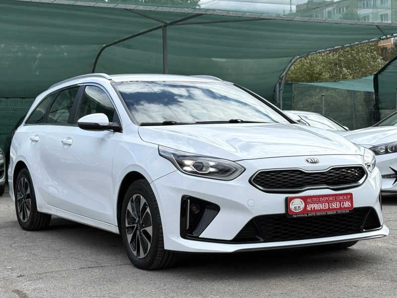 Kia Ceed 1.6 GDI Plug-in Hybrid, снимка 3 - Автомобили и джипове - 52040759