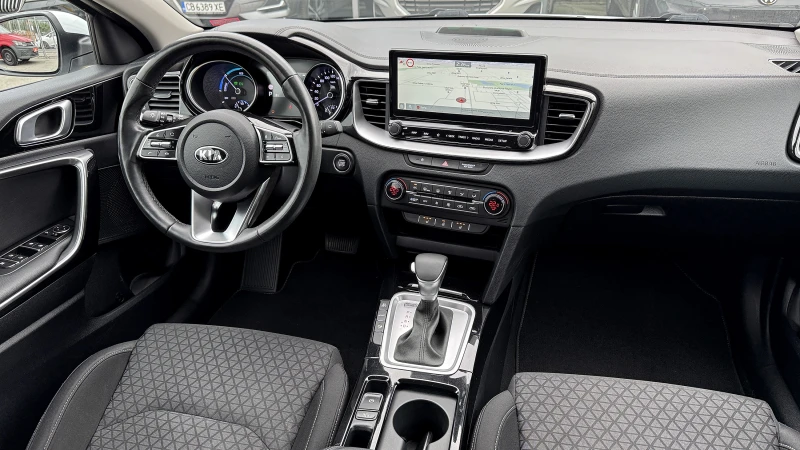 Kia Ceed 1.6 GDI Plug-in Hybrid, снимка 9 - Автомобили и джипове - 52040759