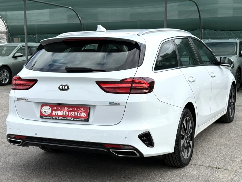 Kia Ceed 1.6 GDI Plug-in Hybrid, снимка 4 - Автомобили и джипове - 52040759
