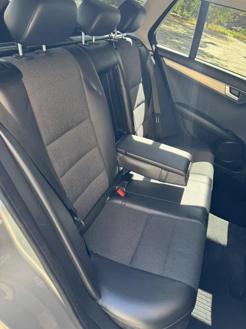Mercedes-Benz C 220, снимка 7 - Автомобили и джипове - 52346915