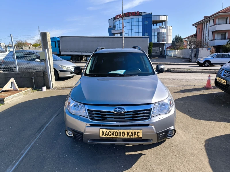 Subaru Forester 2.0i Automatic , снимка 2 - Автомобили и джипове - 52394739
