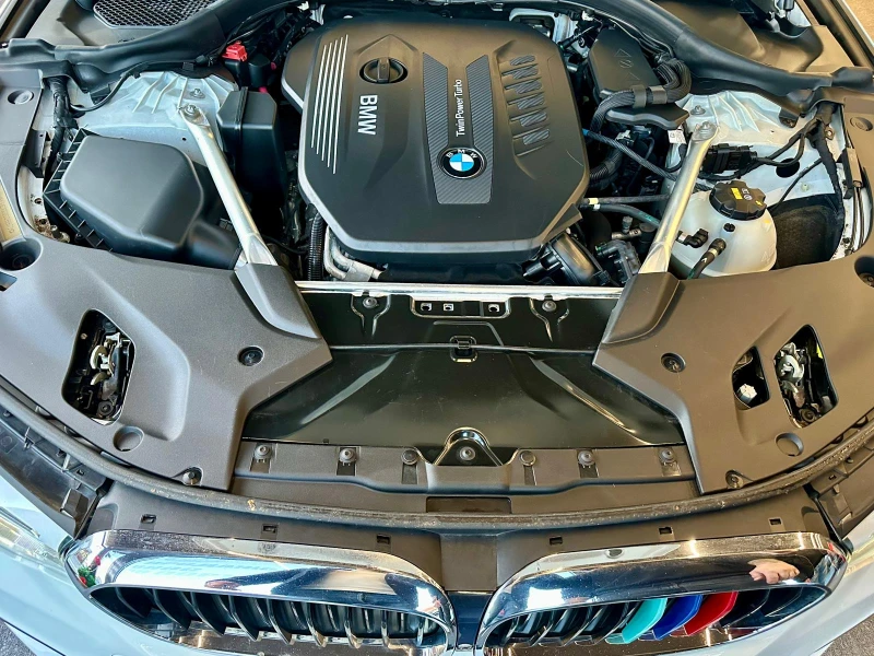 BMW 530 M* xDrive* Spotify* LED Adaptive* Лизинг, снимка 7 - Автомобили и джипове - 53076641