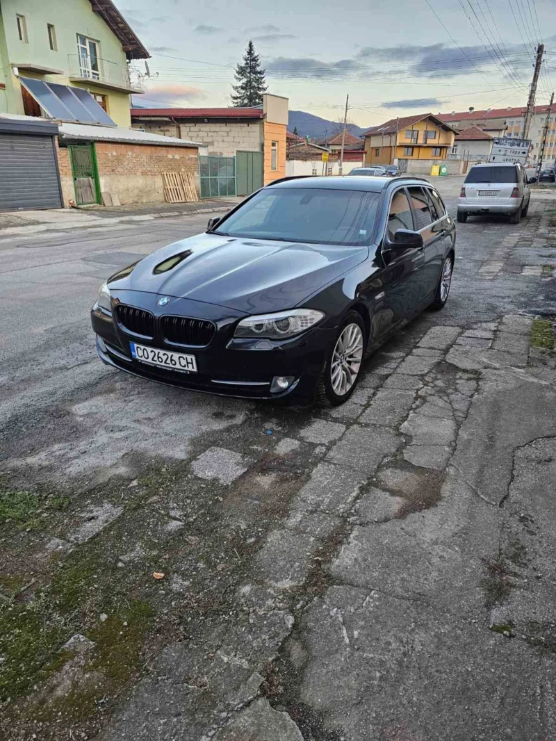 BMW 530 F11 .   258коня