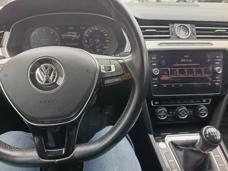 VW Passat 2.0TDI-DIGITAL-R-Line-150 к.с., снимка 9 - Автомобили и джипове - 53385722