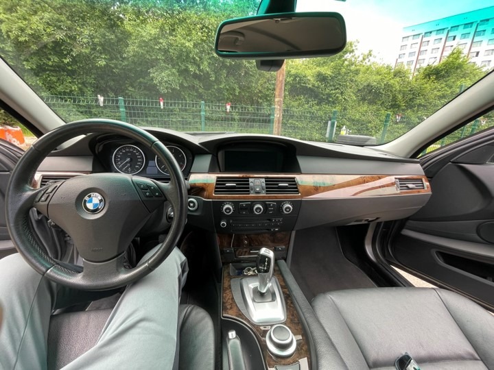 BMW 525 Facelift, снимка 8 - Автомобили и джипове - 46348880