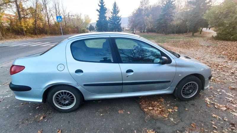 Peugeot 206 седан, първи собственик, 87300 км, снимка 5 - Автомобили и джипове - 49364975