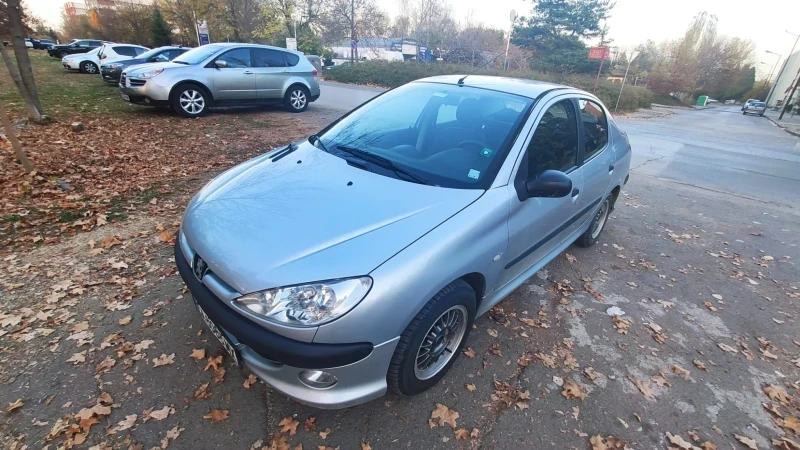 Peugeot 206 седан, първи собственик, 87300 км, снимка 1 - Автомобили и джипове - 49364975