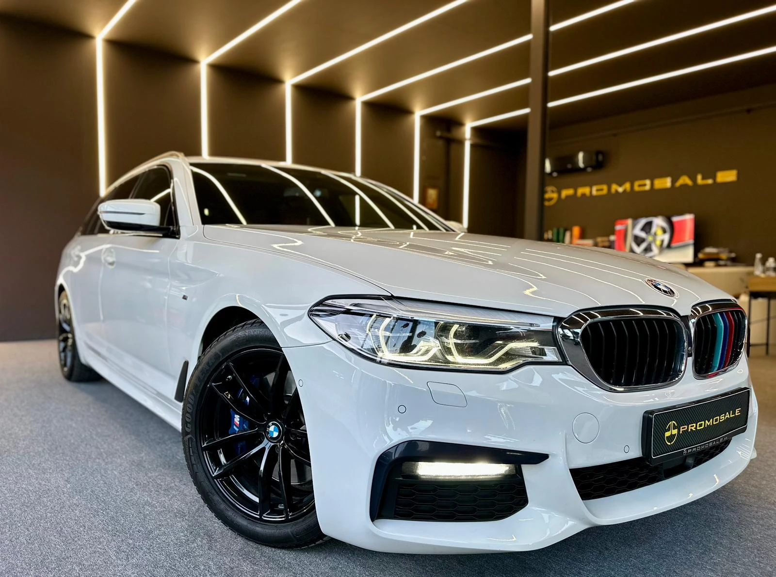 BMW 530 M* xDrive* Spotify* LED Adaptive* Лизинг, снимка 1