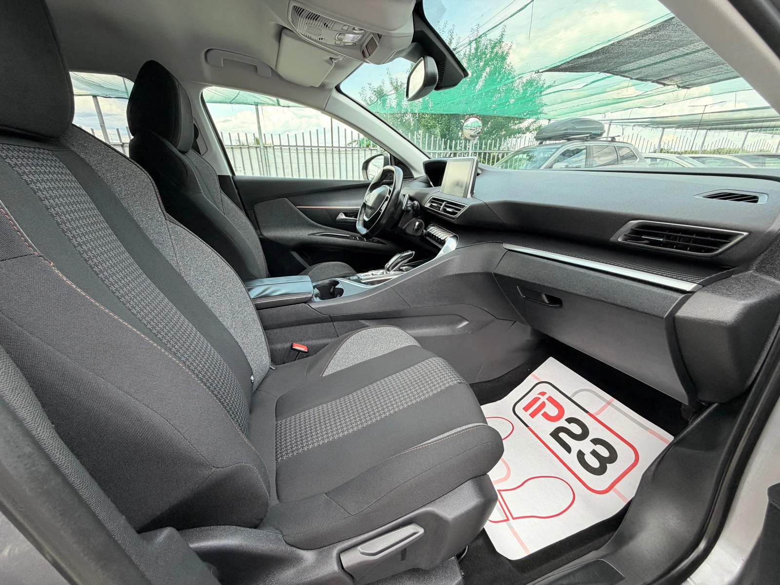 Peugeot 3008 БЕНЗИН* АВТОМАТИК* НАВИГАЦИЯ* ЕВРО* 6* * * , снимка 12 - Автомобили и джипове - 48690725