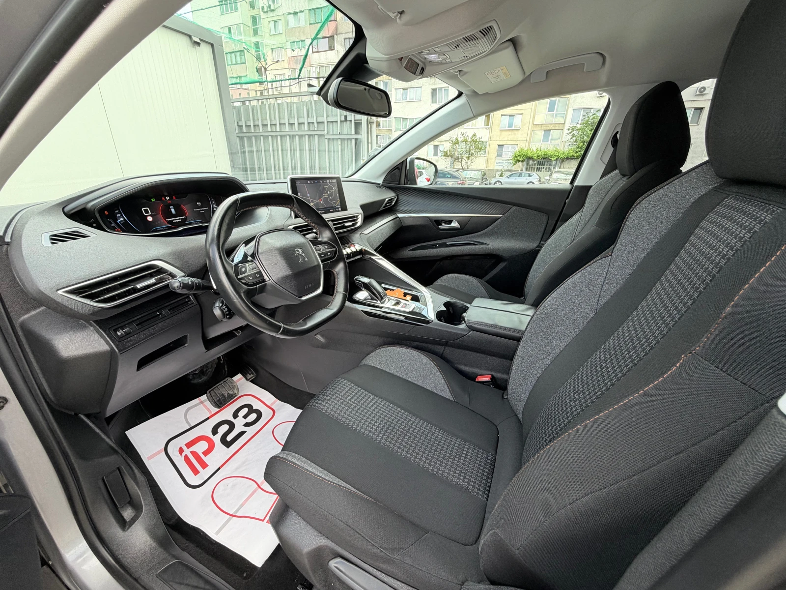 Peugeot 3008 БЕНЗИН* АВТОМАТИК* НАВИГАЦИЯ* ЕВРО* 6* * * , снимка 13 - Автомобили и джипове - 48690725