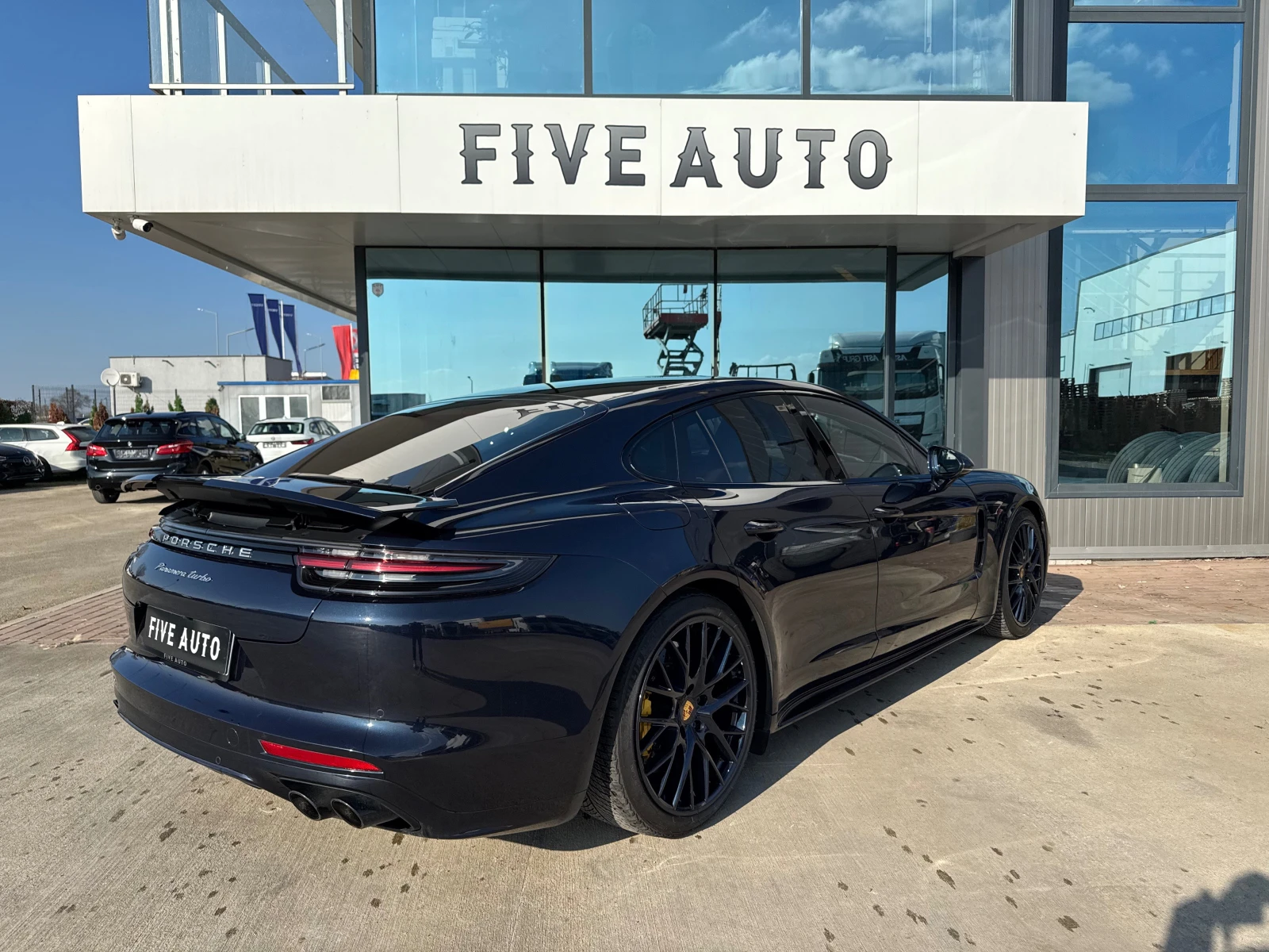 Porsche Panamera TURBO / CERAMIC BRAKE / DISTRONIC - изображение 5