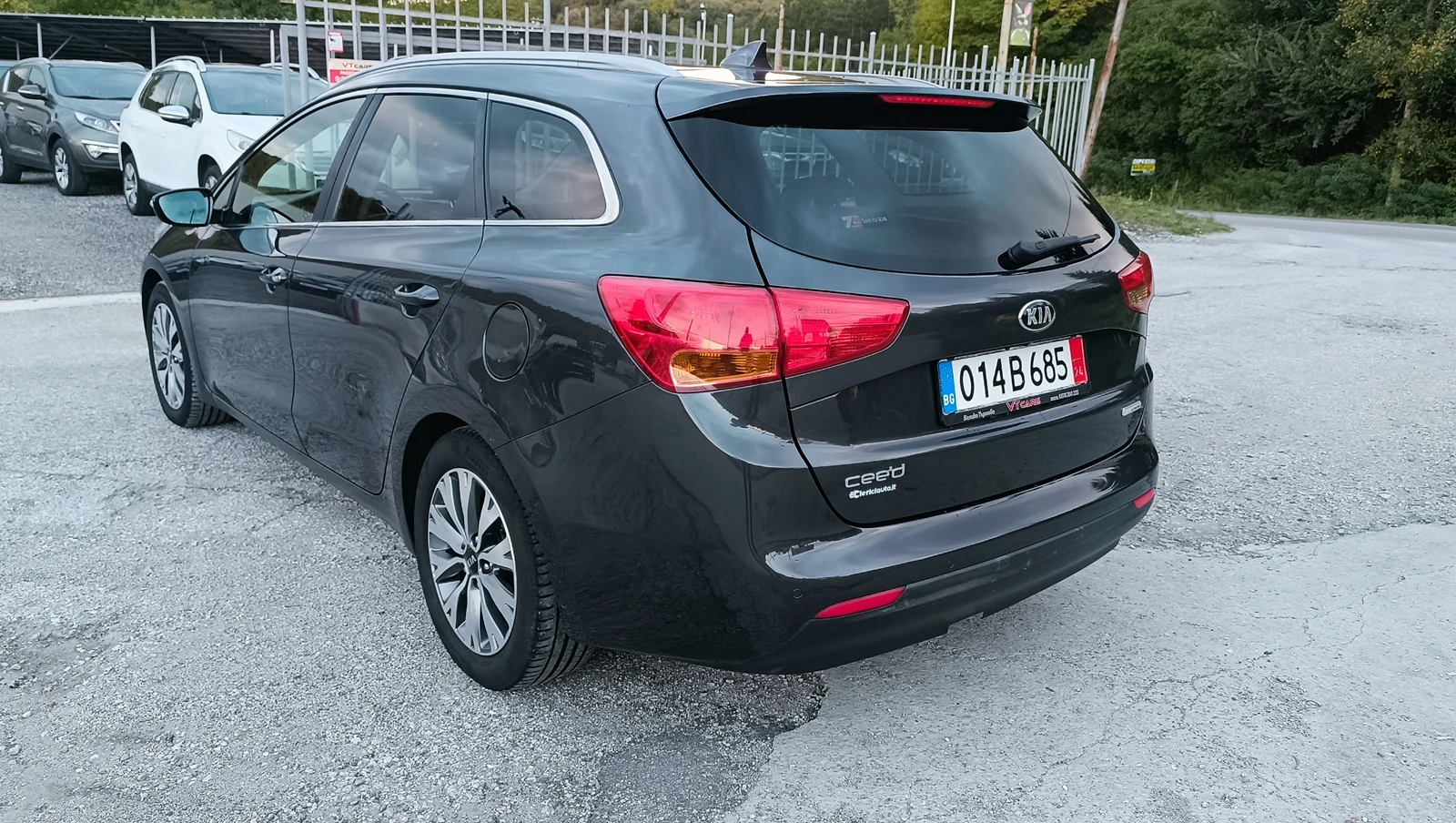 Kia Ceed 1.6CRDi Premim | Mobile.bg — изображение 3