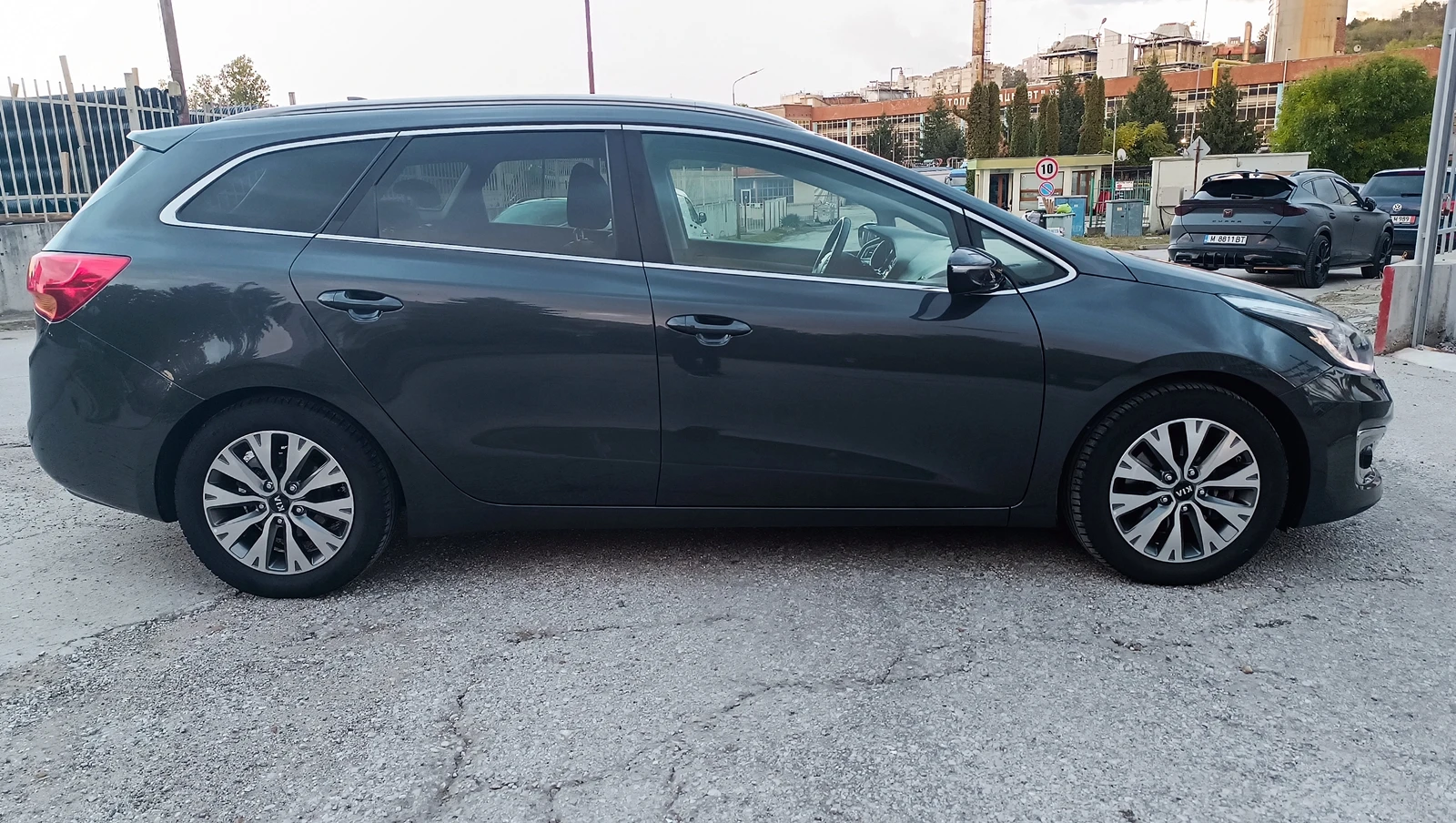 Kia Ceed 1.6CRDi Premim | Mobile.bg — изображение 6