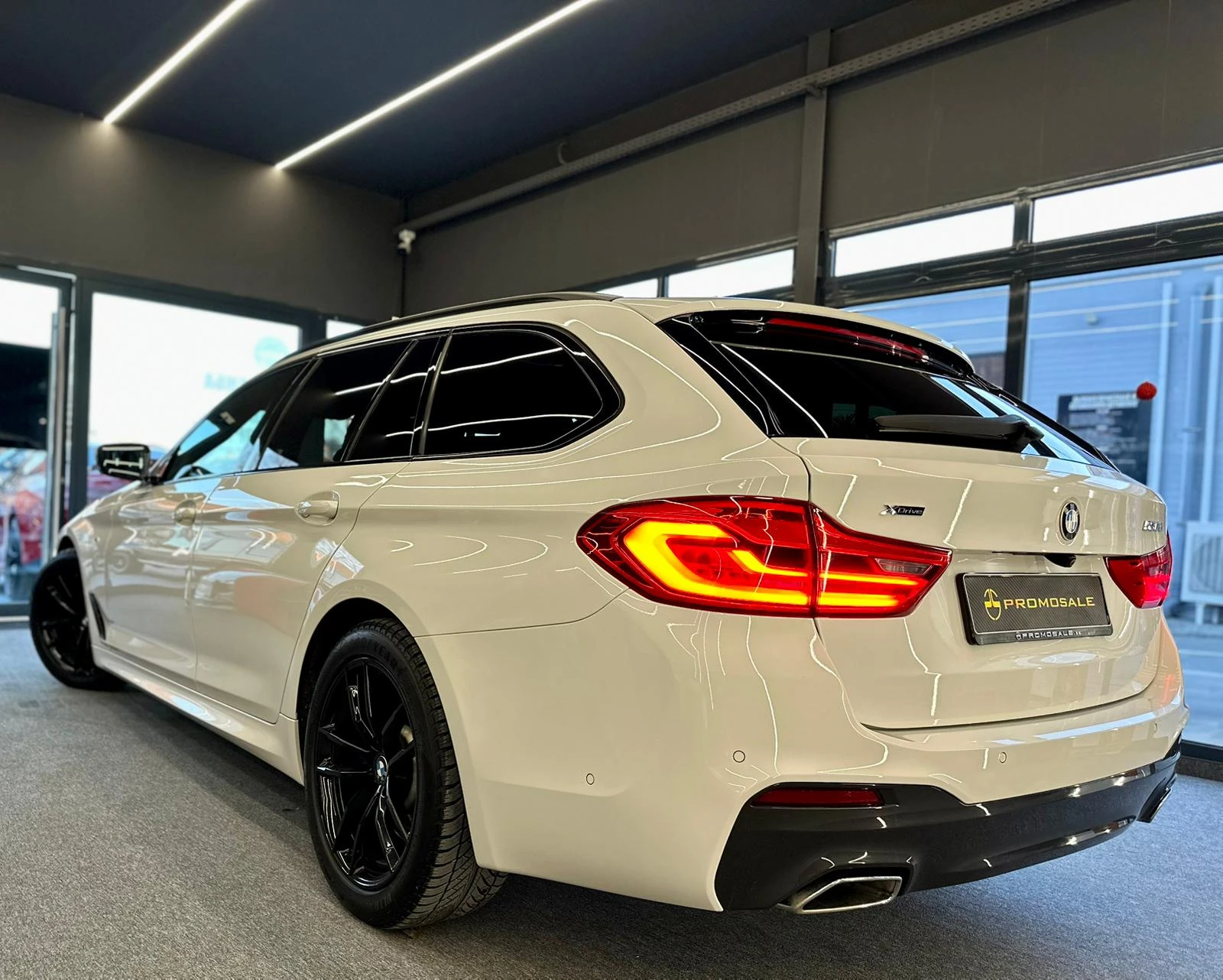 BMW 530 M* xDrive* Spotify* LED Adaptive* Лизинг - изображение 4